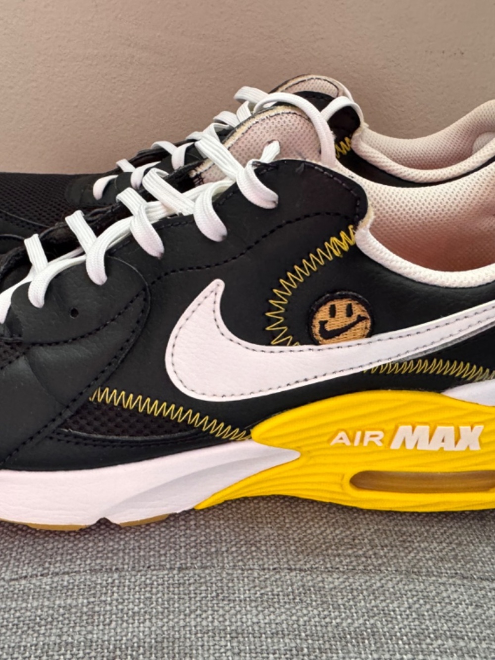 Nike Air Max Black and Yellow "Go The Extra Smile" - Picture 5 of 10